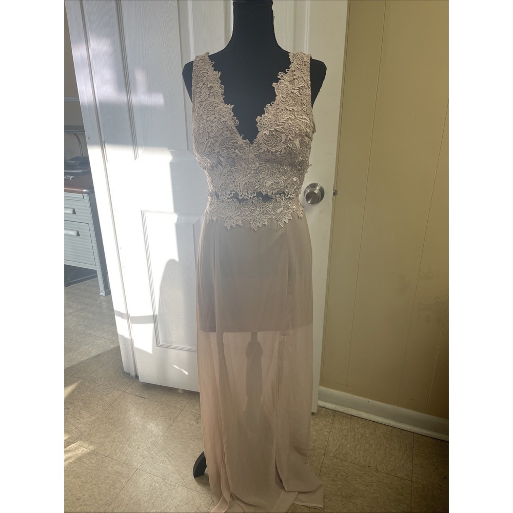 soieblu dress womens Size Med Pale Pink Long Shear With Short Lining Slit NWOT